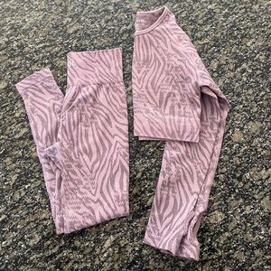 Seamless ABYL workout set